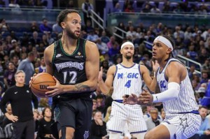 爆大冷！7人上双掀翻西部劲旅：全场开心欢呼，直通季后赛仍有戏